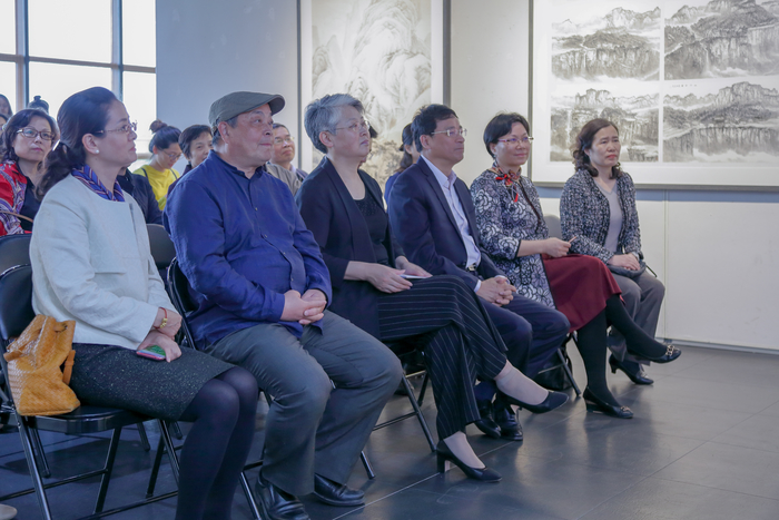 首屆長青國畫新人作品展開幕式在我校舉行