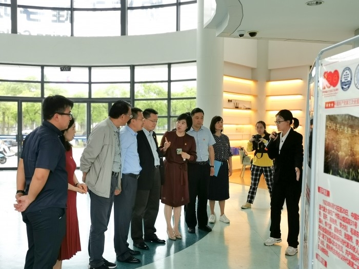 物流工程學院黨史學習教育學生宣講團成員講解黨史圖文展