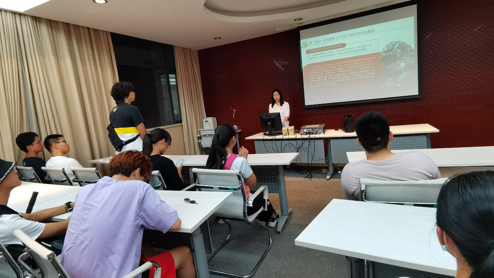 交通運輸學院黨委組織班導師開展“血戰上甘嶺”黨史主題班會