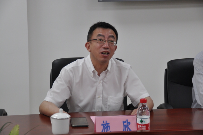 管理者代表❓、副校長施欣作表態發言