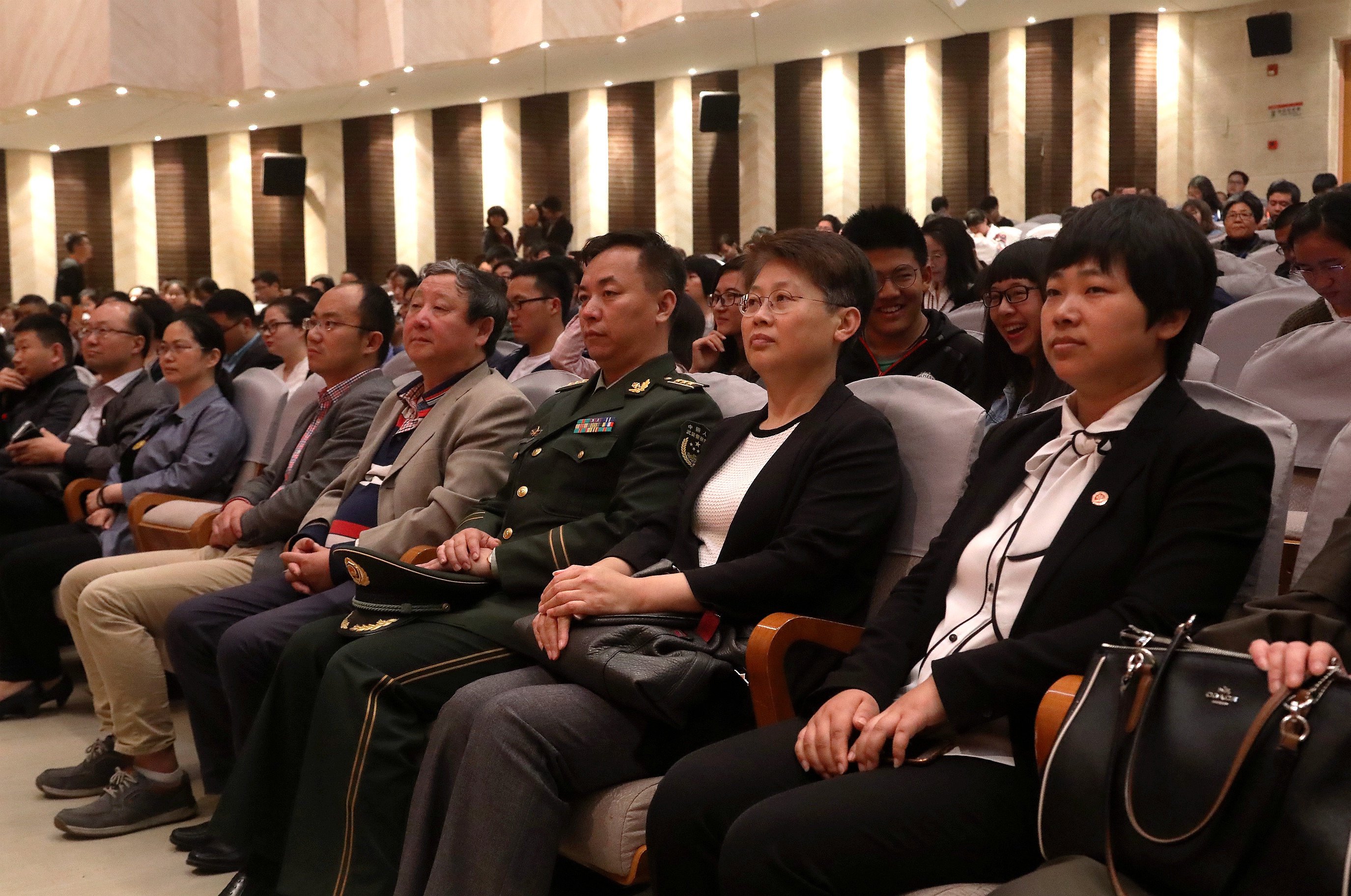 門妍萍副書記🫲🏽、中國武警軍樂團苑新海團長等現場觀看音樂會