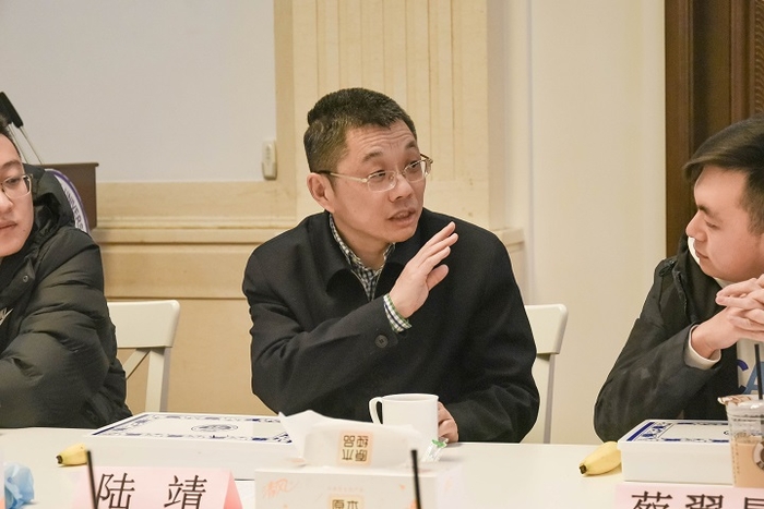 陸靖校長與學生交流