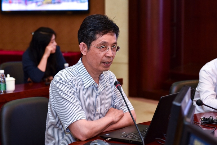 嚴雲福總工程師作聯合研究中心建設情況匯報