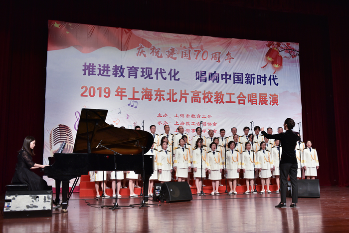 我校合唱隊
