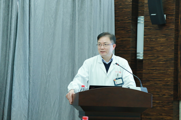 範存義副院長介紹六院一體化建設情況