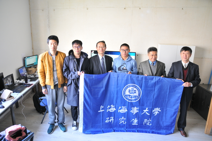 黃有方校長同门徒平台在裏斯本大學學院學習的學生合影