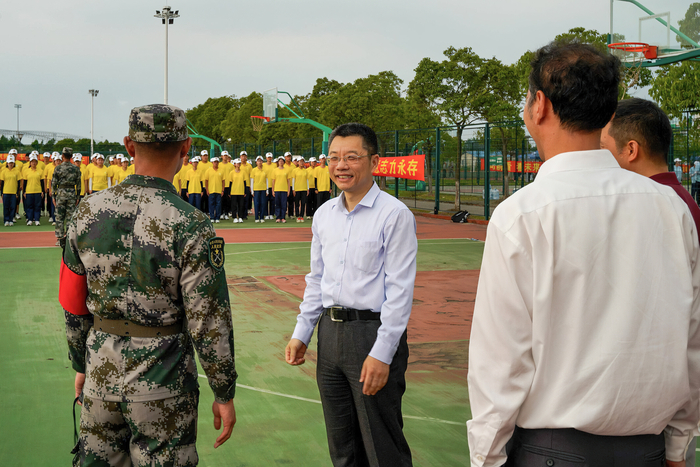 校領導慰問軍訓教官及師生