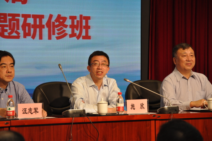 施欣副校長代表學校致歡迎辭