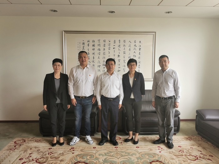 宋寶儒書記🙋‍♀️、賀莉副書記等熱情接待吳文峰船長