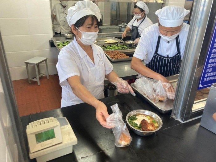 港灣校區食堂供應國慶面