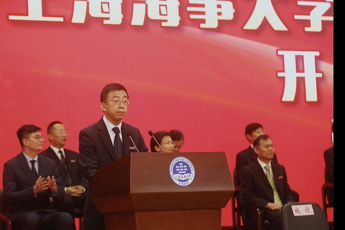 施欣副校長主持開學典禮